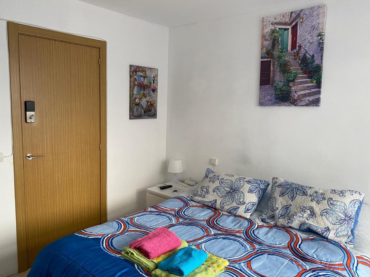 Malaga Centro Habitaciones Privada En Apartamento Compartidos Exterior photo